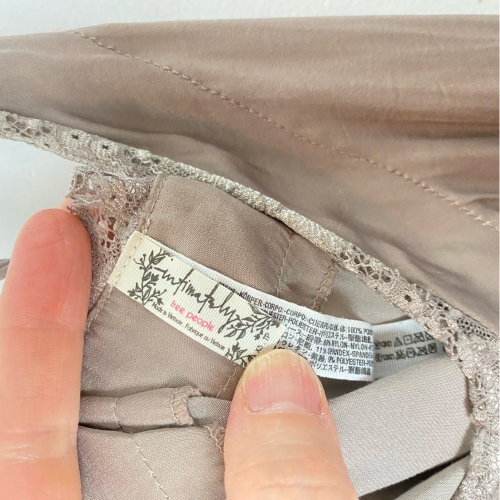 Free People Satin Bodysuit Womens Size XS Tank Top Beige Tan Lace V Neck Neutral - Picture 6 of 10